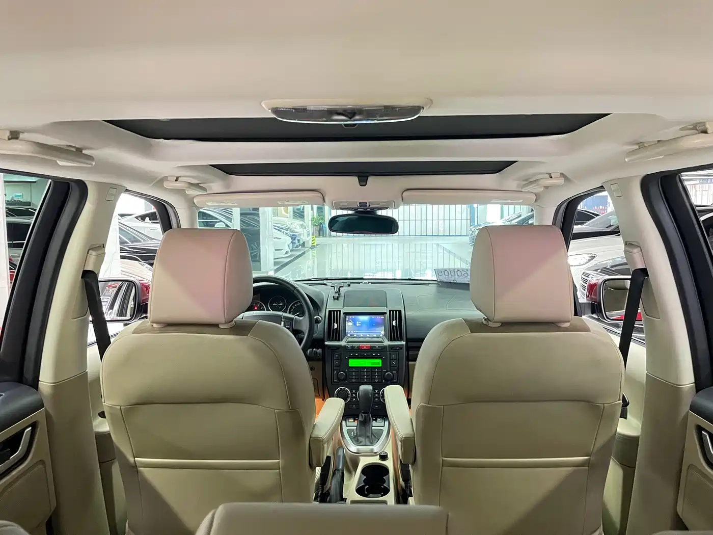 Land Rover Freelander 2 2011 3.2L China Red Limited Edition фото 14