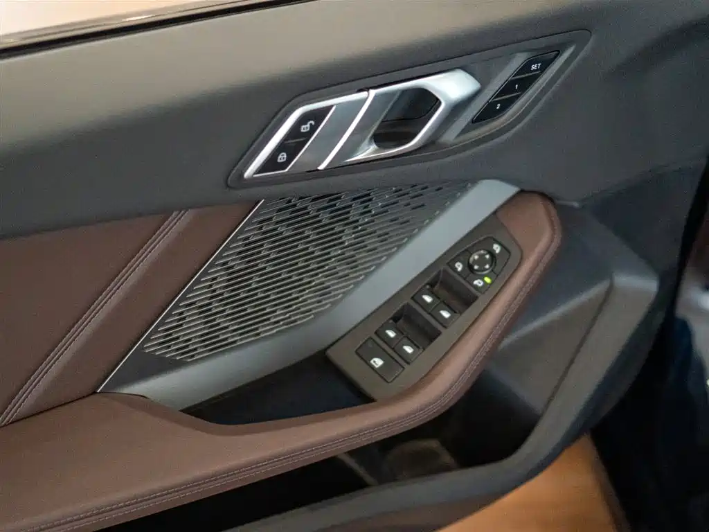 BMW 2 Series 2025 225L M Sport Package фото 12