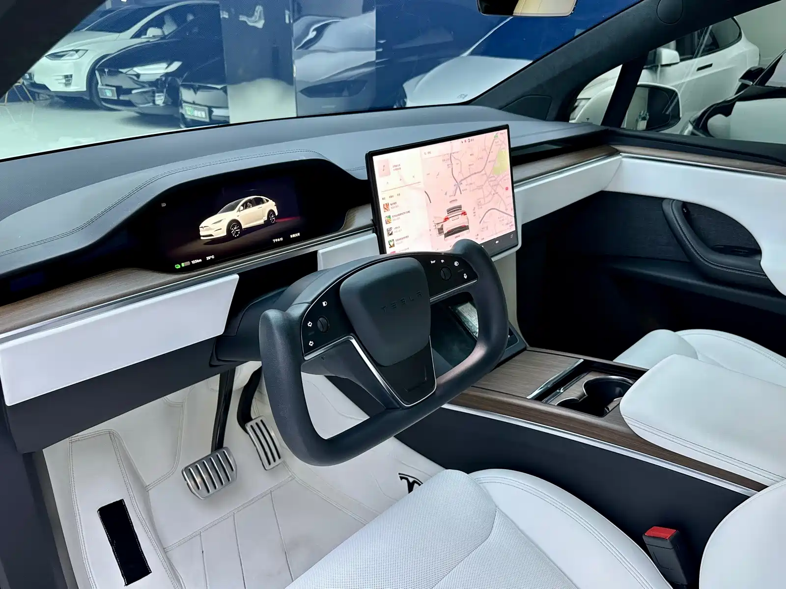Фото 8 - Tesla Model X