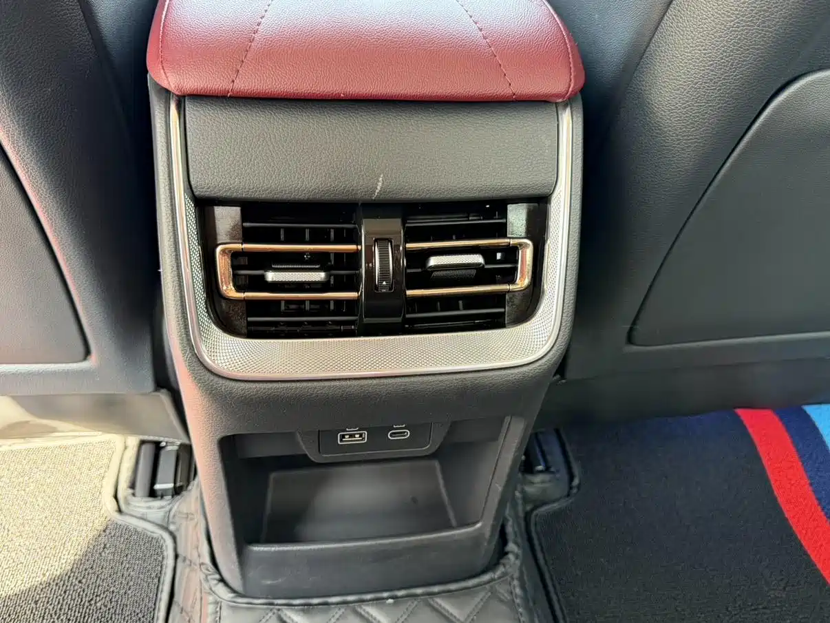 Hongqi H5 2024 2.0T Automatic Smart Connect Flag Smooth Edition фото 7