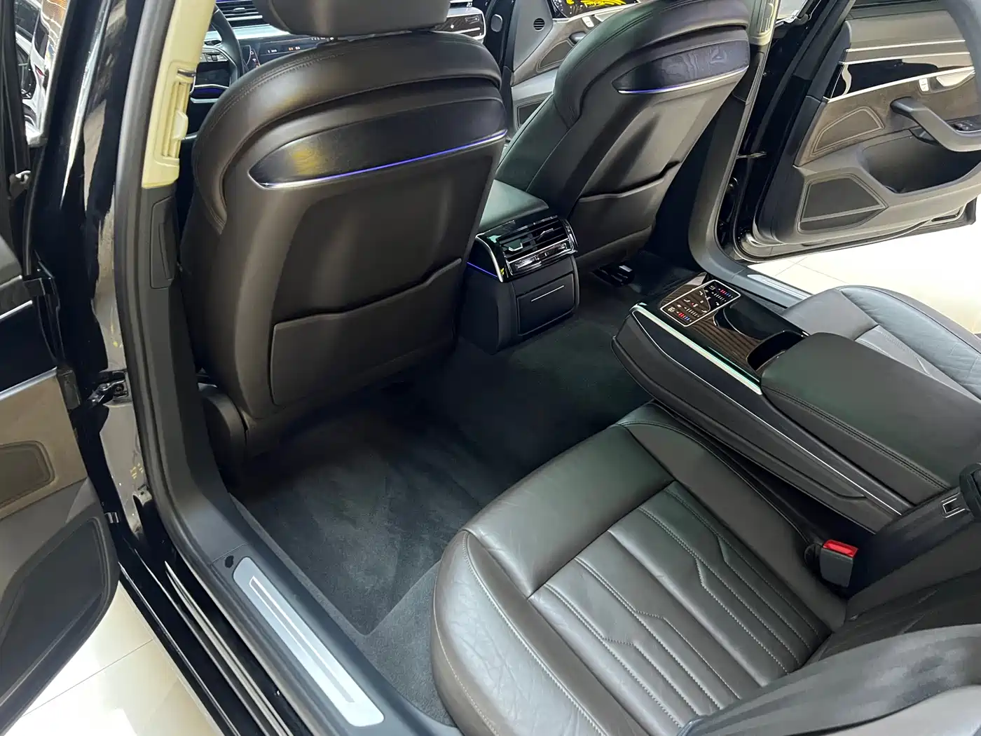 Audi A8 2019 Plus A8L 50 TFSI quattro Comfort фото 8