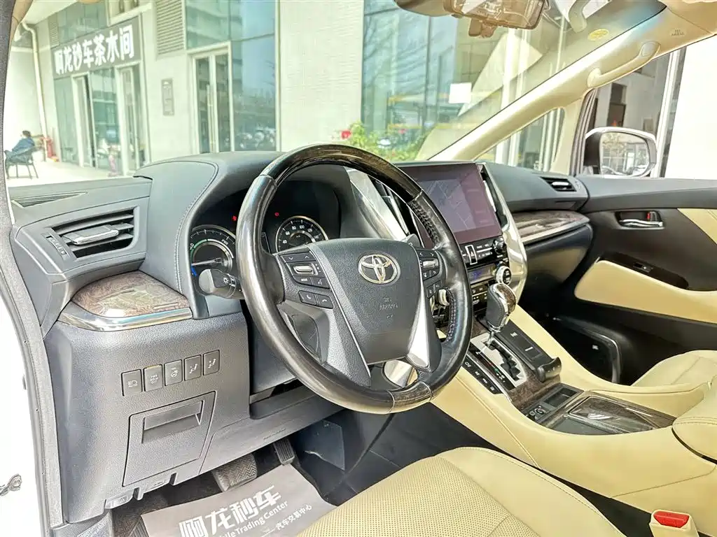 Toyota Vellfire 2020 Twin Engine 2.5L HV Premium Edition фото 12