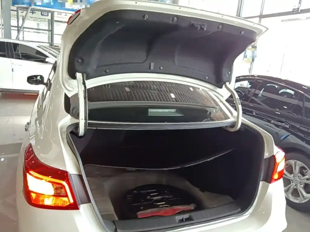 Nissan SYLPHY, миниатюра 19