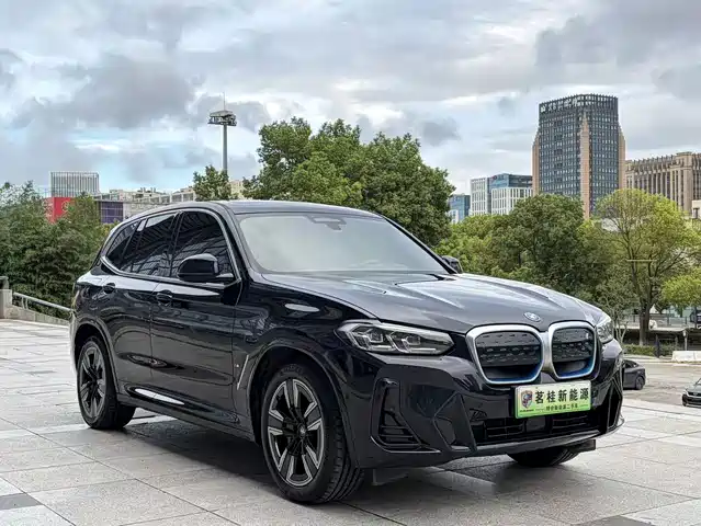 BMW iX3 2022 Leading Edition — фото 3
