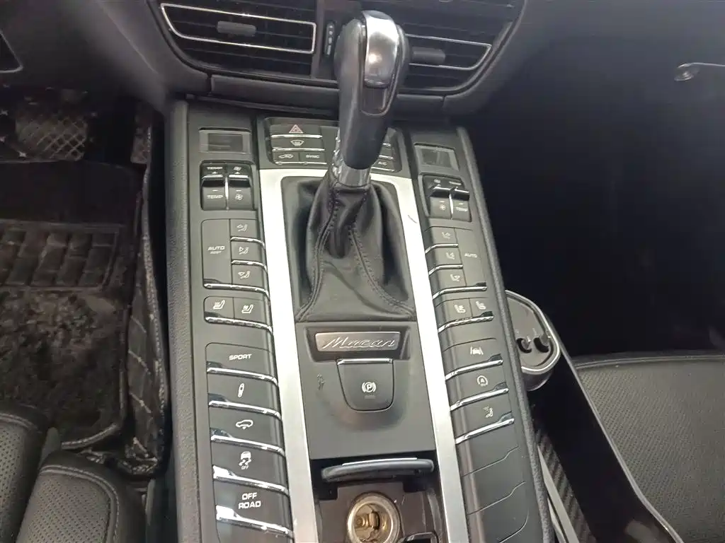 Porsche Macan 2020 Macan S 3.0T фото 9