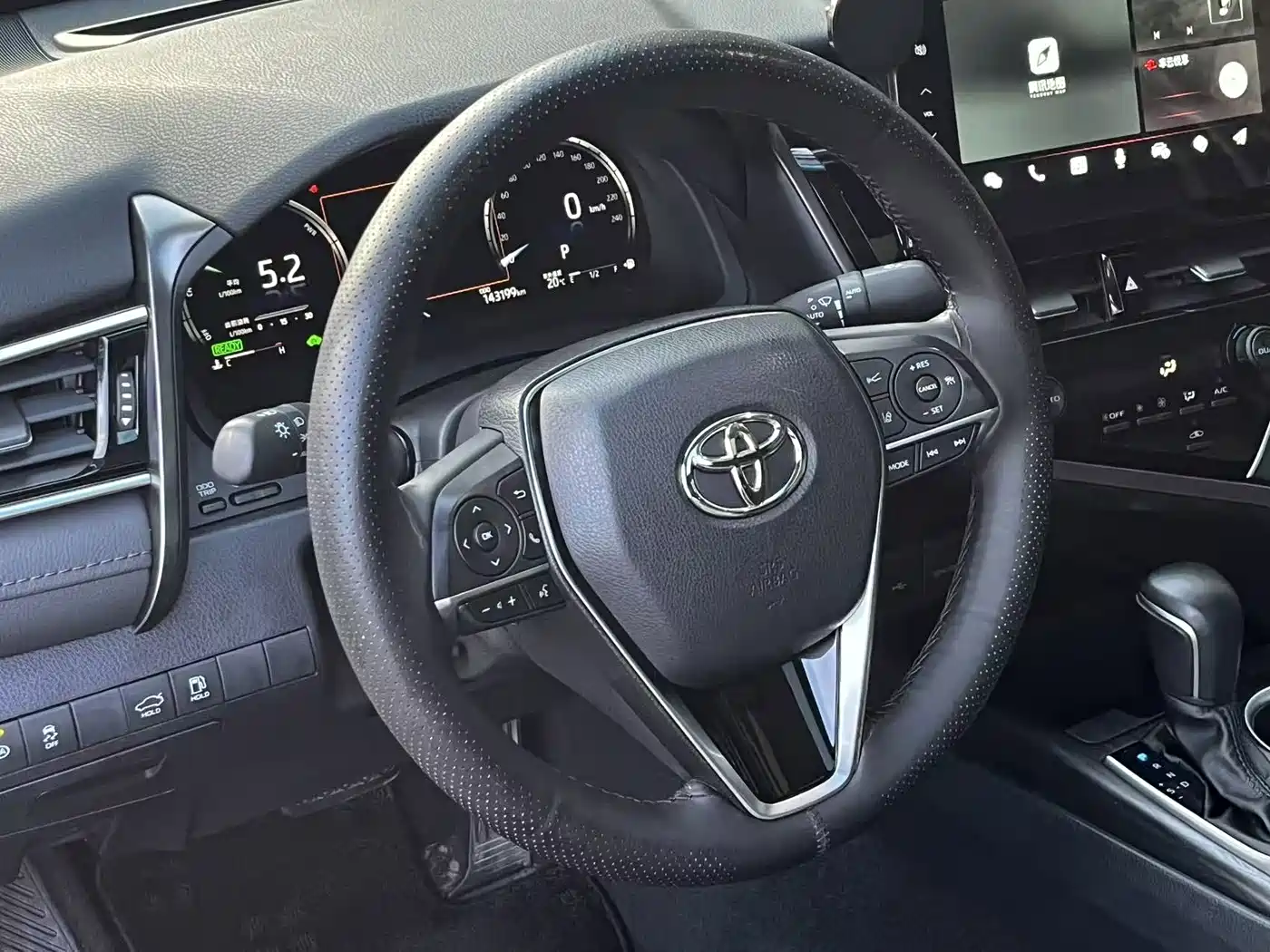 Фото 16 - Toyota Camry