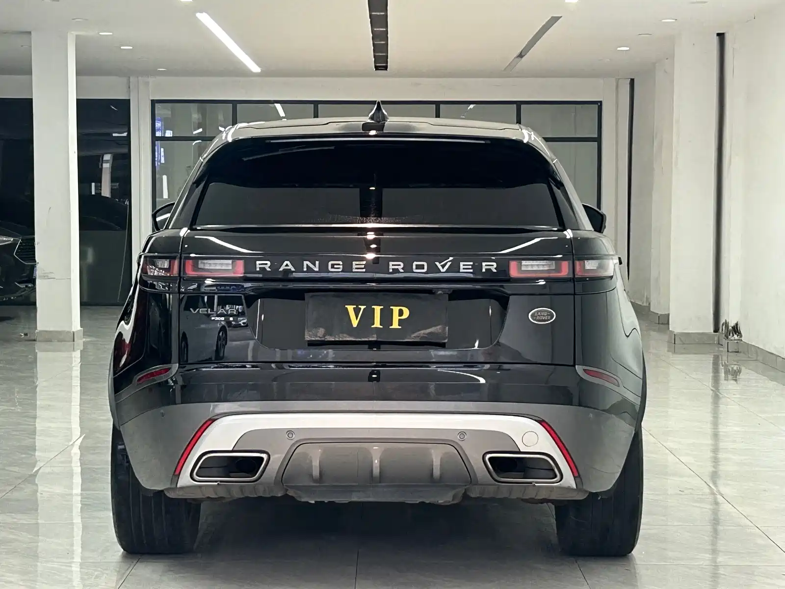 Фото 8 - Land Rover Range Rover Velar