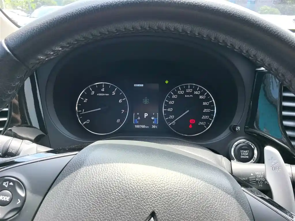 Mitsubishi Outlander 2016 2.4L 4WD Elite Edition 5-seater фото 13