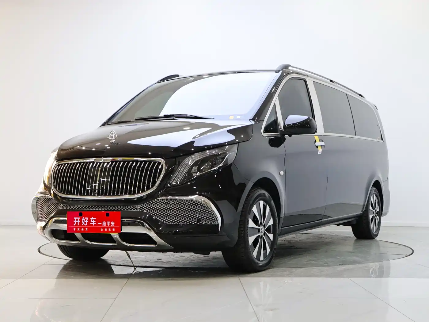 Mercedes-Benz Vito 2023 2.0T Elite 7-Seater фото 2