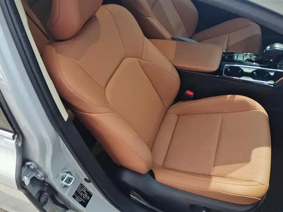 Toyota Camry 2024 Hybrid 2.0HG Premium Edition фото 8