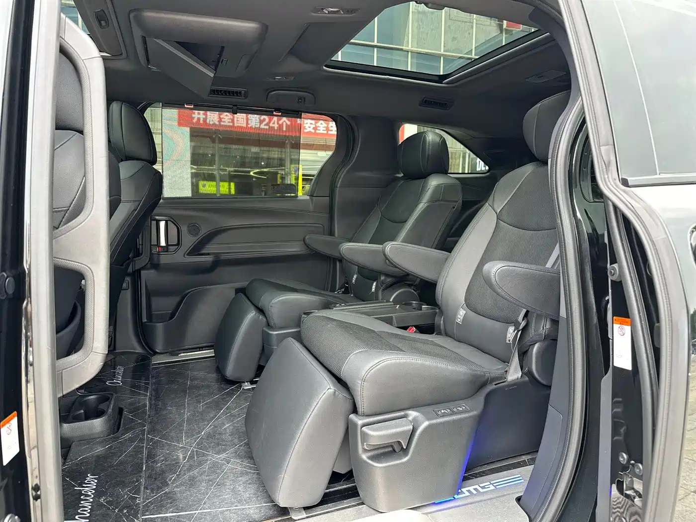 Toyota Granvia 2023 2023 2.5L Hybrid Flagship VIP Edition