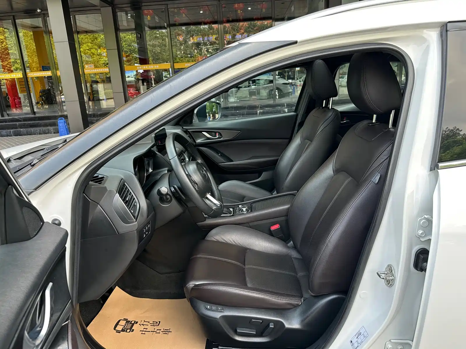 Фото 24 - Mazda CX-4