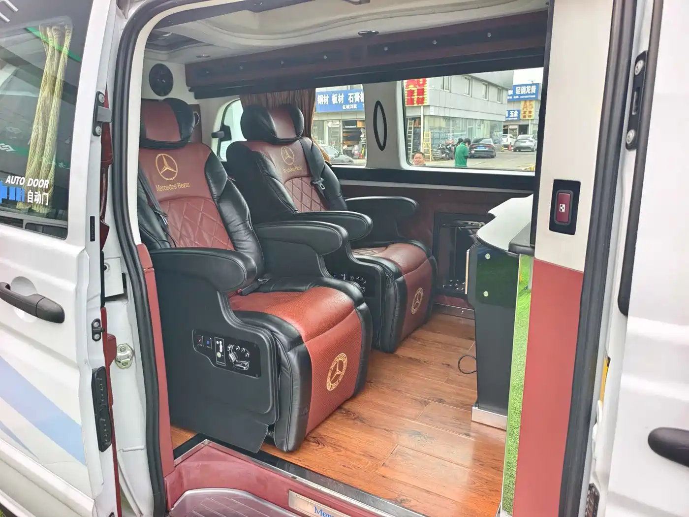 Mercedes-Benz Vito 2013 Model 3.0L Elite Edition фото 12