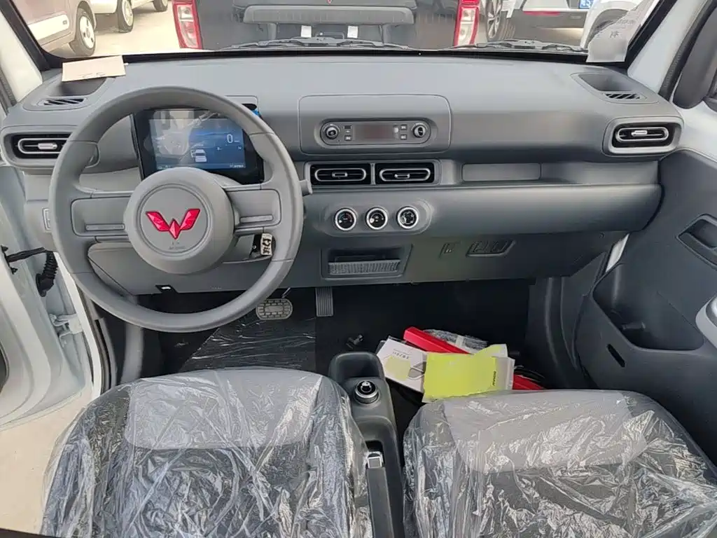 Wuling Motors Wuling Zhiguang NEV 2026 2025 Model 305km Base Version