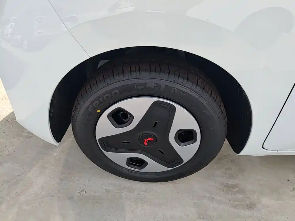 Wuling Motors Wuling Zhiguang NEV 2026 2025 Model 305km Base Version