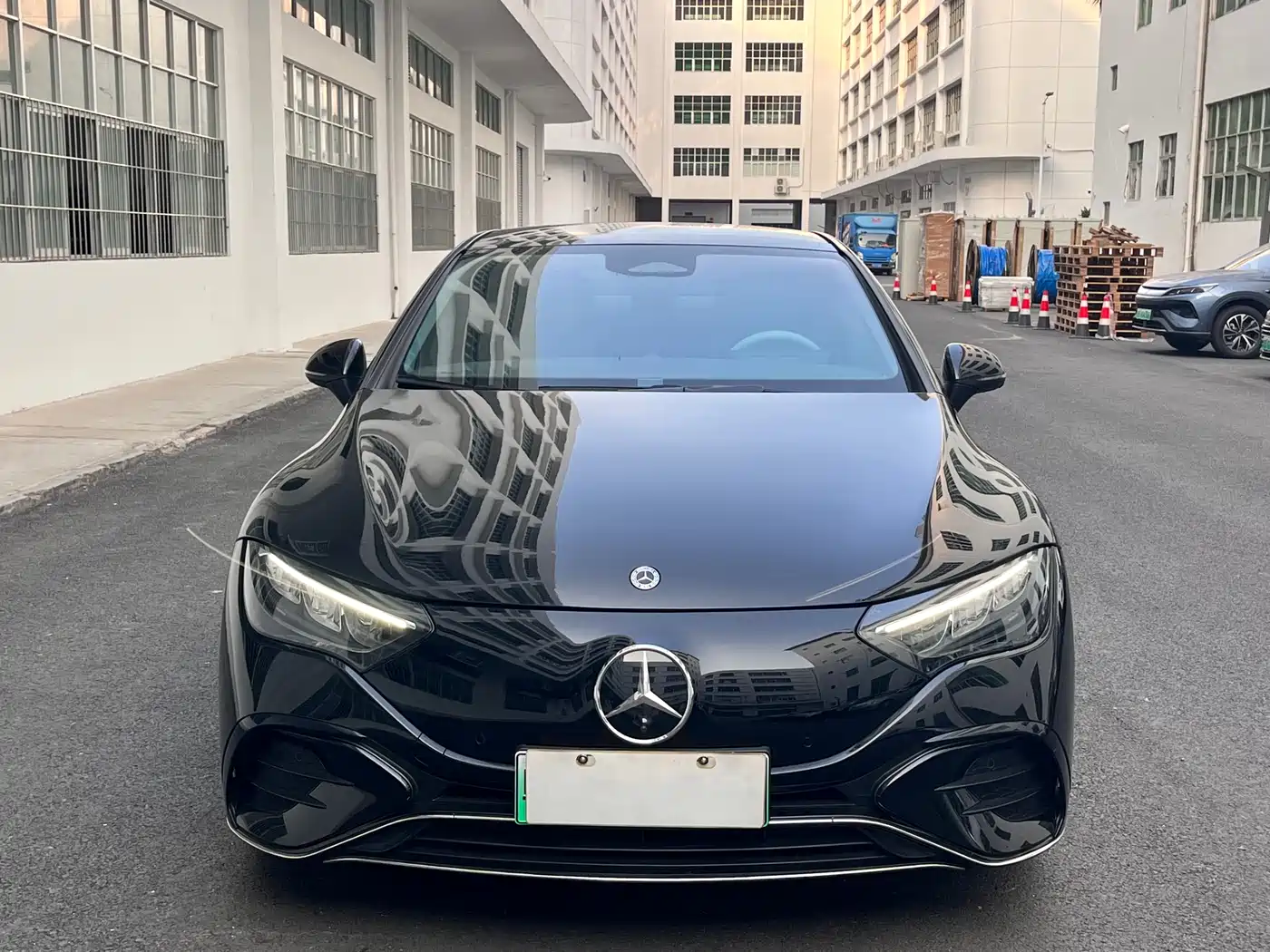 Mercedes-Benz EQE 2022 350 Pioneer Edition фото 3