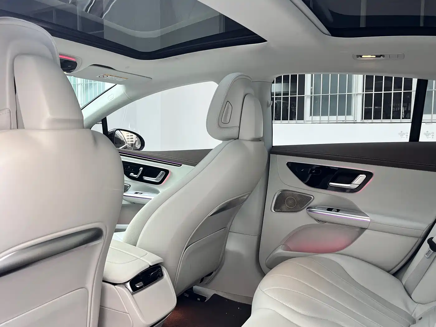 Mercedes-Benz EQE 2022 350 Pioneer Edition фото 12