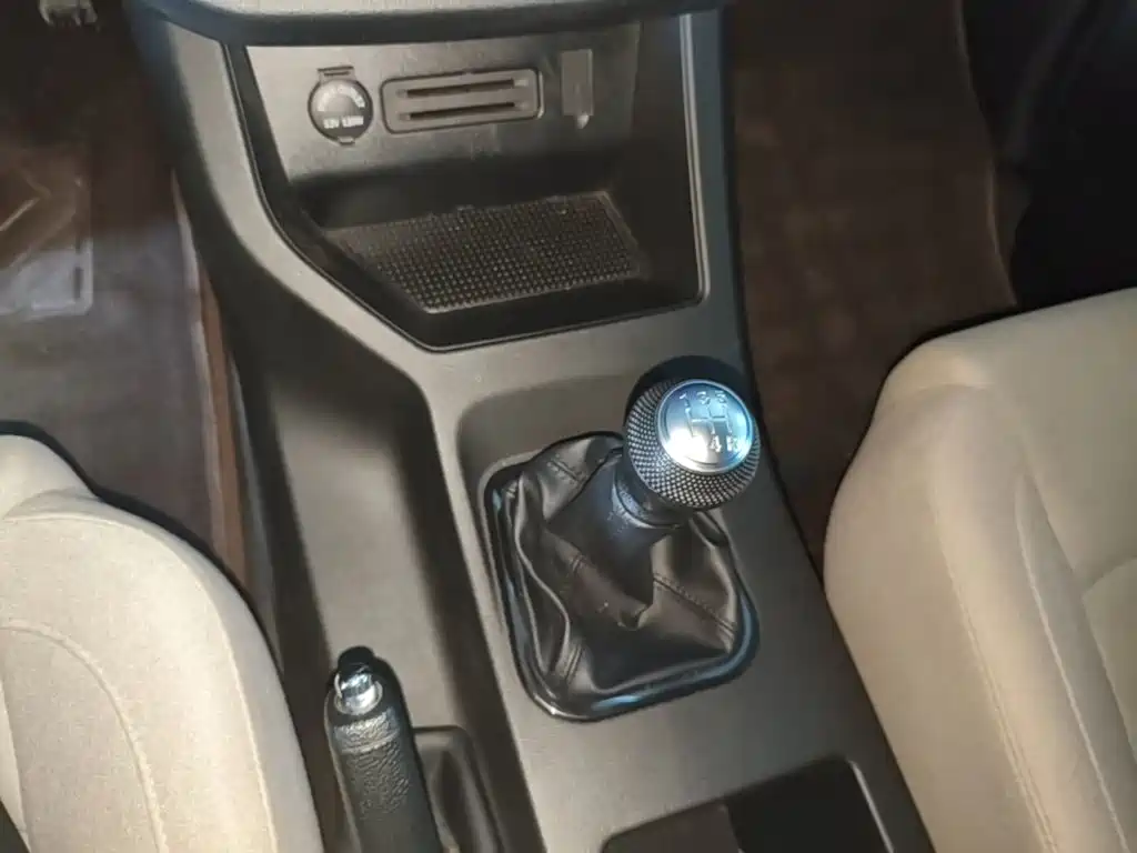 Dongfeng Fengxing Lingzhi 2025 2023 M5 1.6L Utility 5-Seater