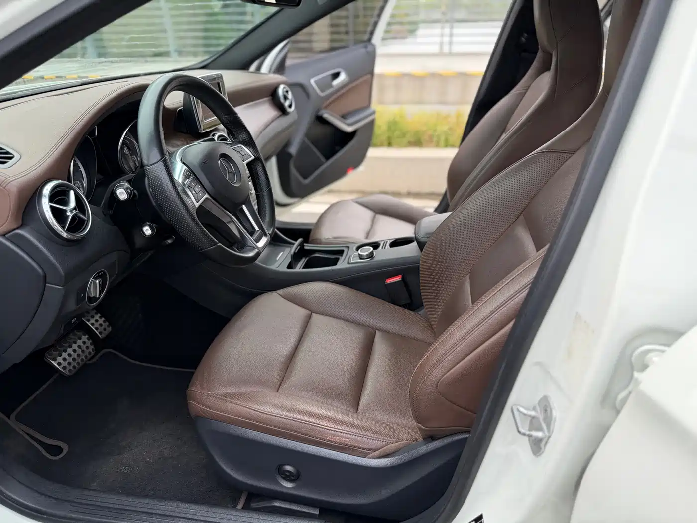 Mercedes-Benz GLA (Import) 2015 GLA 260 4MATIC фото 7