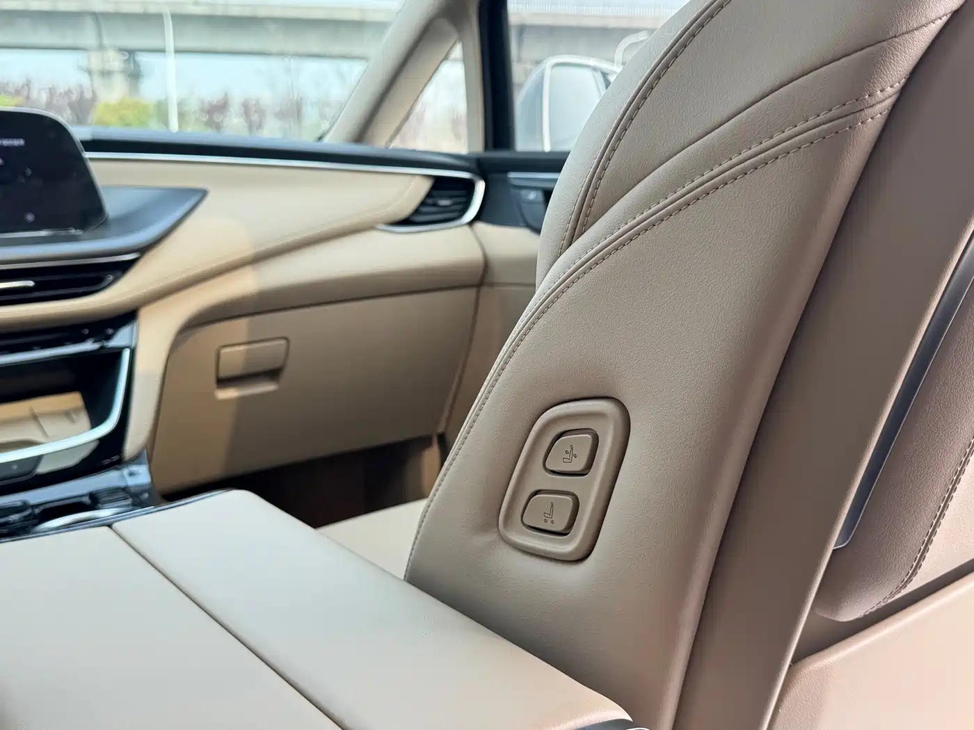 BUICK GL8 NEW ENERGY