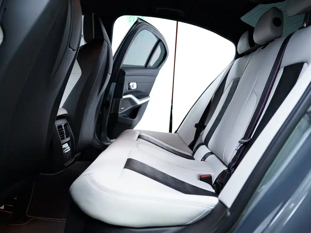 BMW M3 2023 M3 Sedan Thunder Edition фото 40