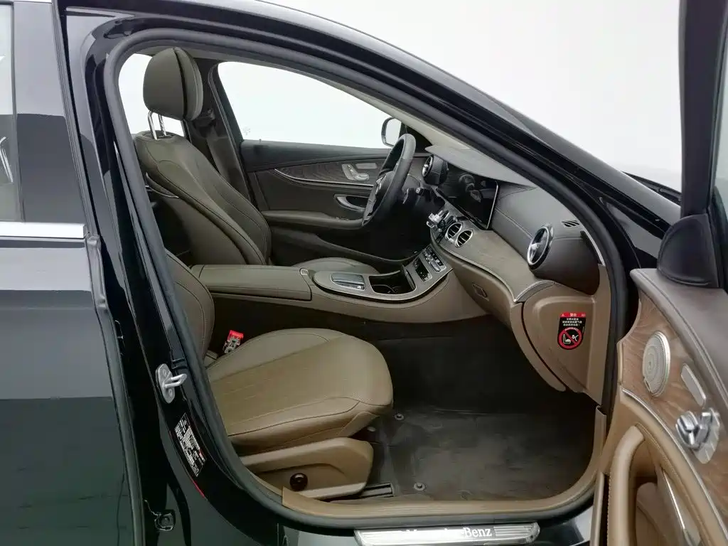 Mercedes-Benz E-Class, миниатюра 23