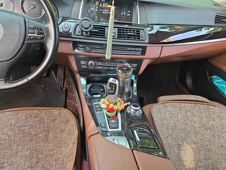 BMW 5 Series 2014 525Li Leading фото 16