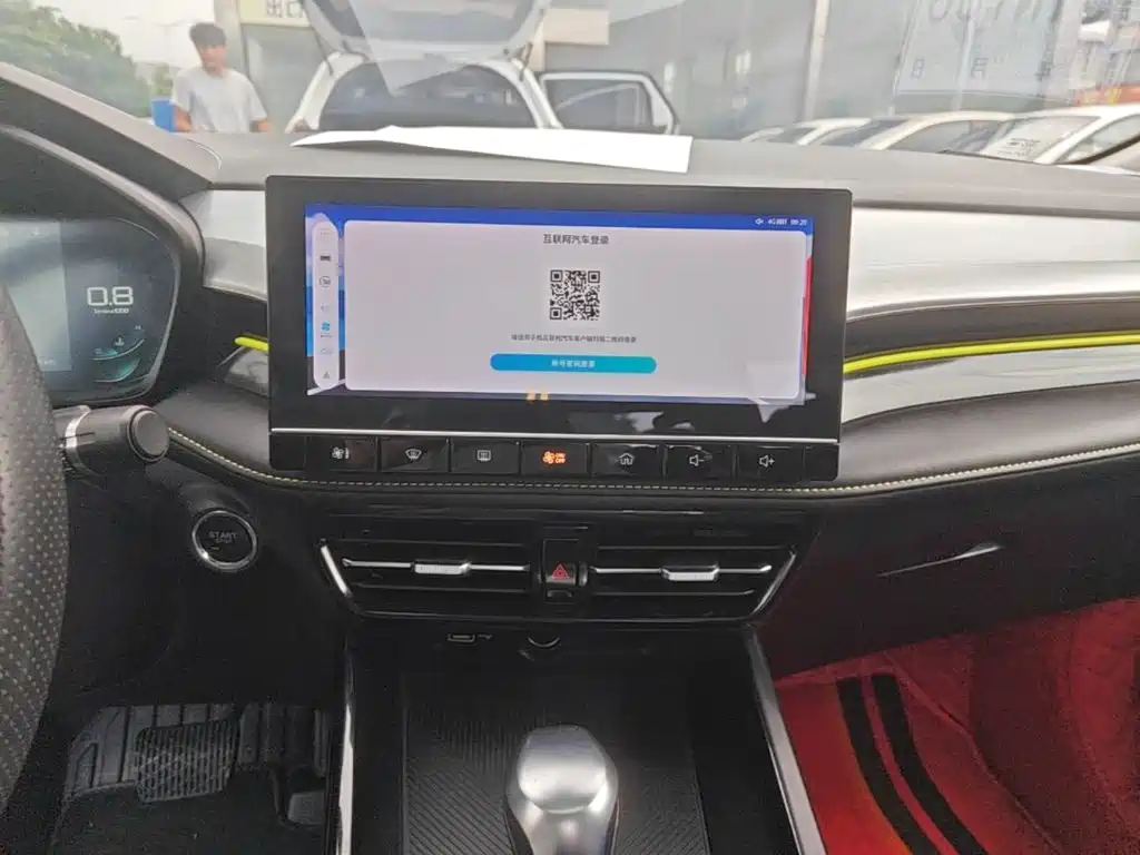 Фото 13 - Roewe i5