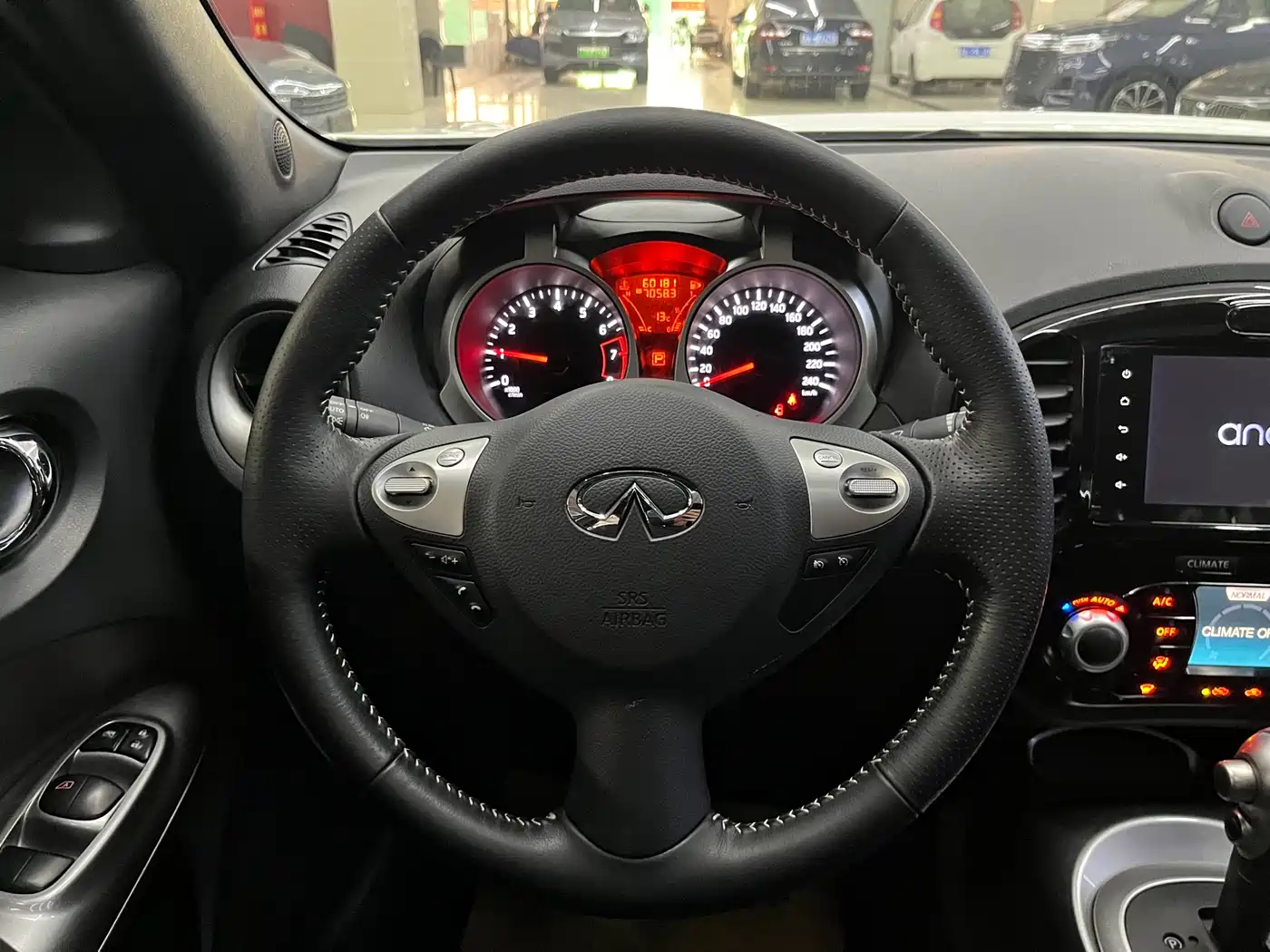 Infiniti ESQ 2019 2014 1.6L Free Edition