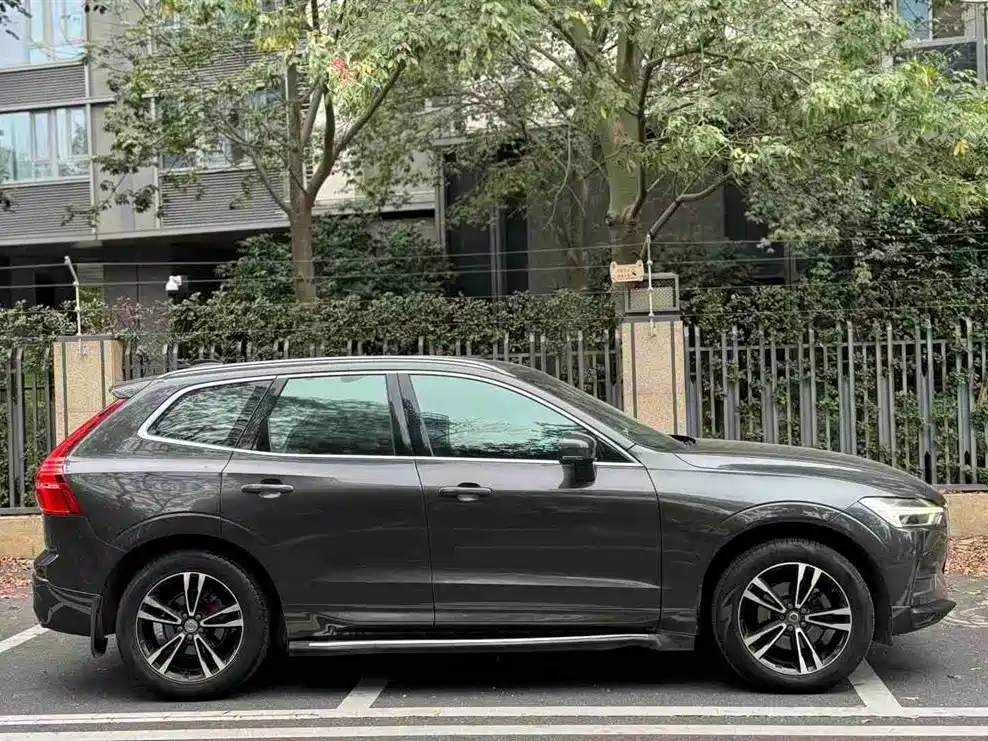 Volvo XC60 2018 T5 AWD Inscription Edition фото 4
