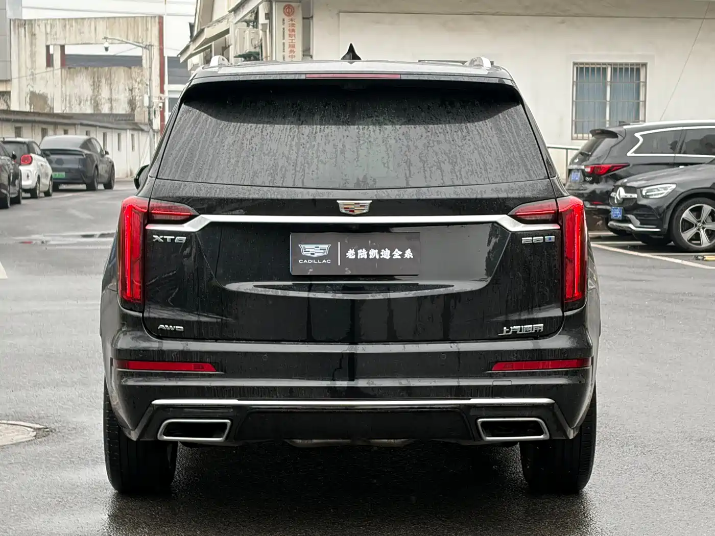 CADILLAC XT6