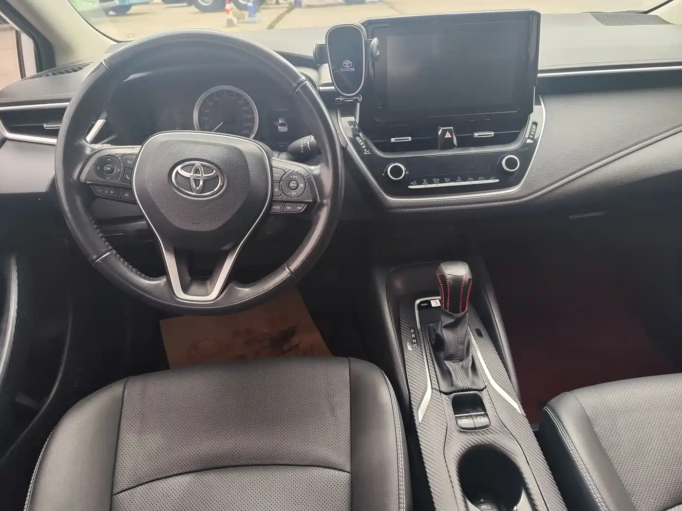Toyota Corolla 2021 1.2T S-CVT Luxury Edition фото 6