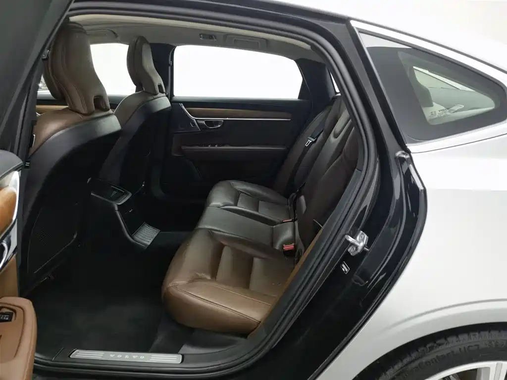 VOLVO S90 PLUG IN HYBRID