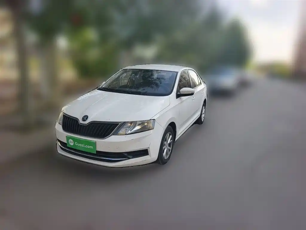 Škoda Rapid 2018 1.4L Manual Standard Edition фото 17