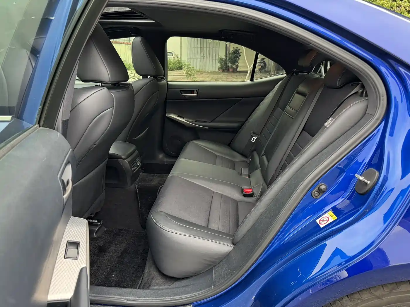 Фото 6 - Lexus IS