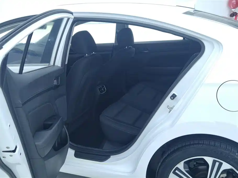 Hyundai Elantra 2018 1.4T DCT Dynamic·Vitality Model фото 11