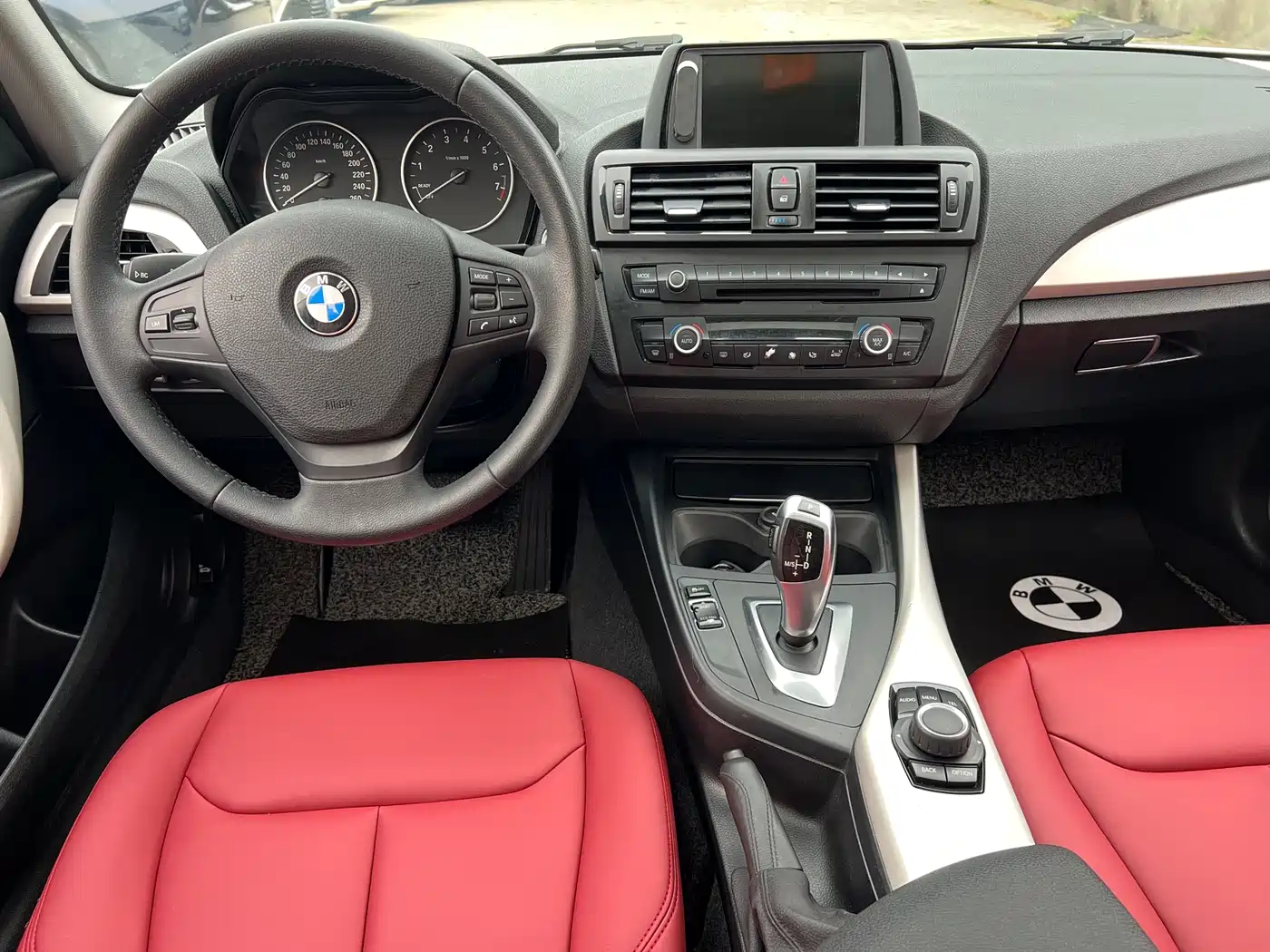 BMW 1 Series (Import) 2013 Facelift 118i Leading Model фото 6