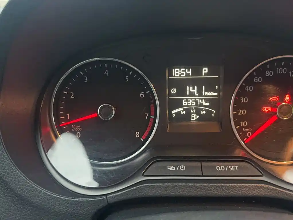 Volkswagen Polo 2016 1.6L Automatic Comfort фото 11