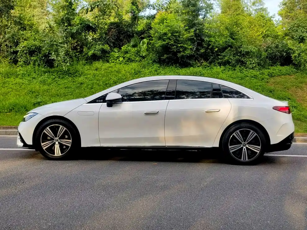 Фото 4 - Mercedes-Benz EQE