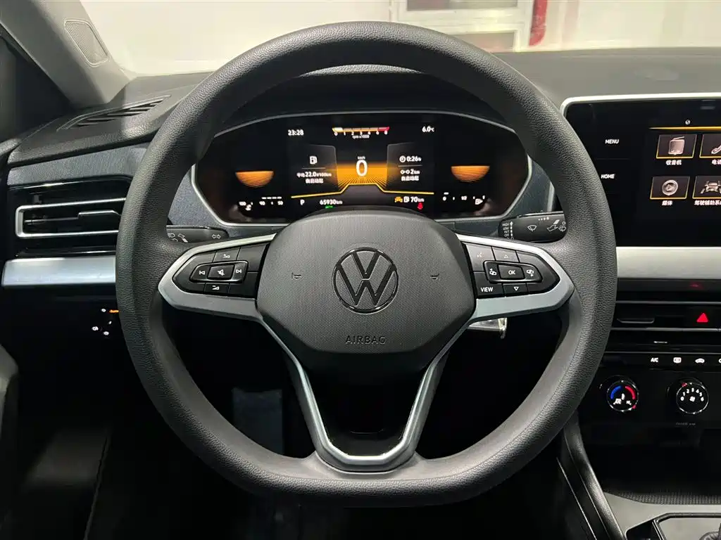 Volkswagen Lavida 2023 1.5L Auto Delight Edition фото 14