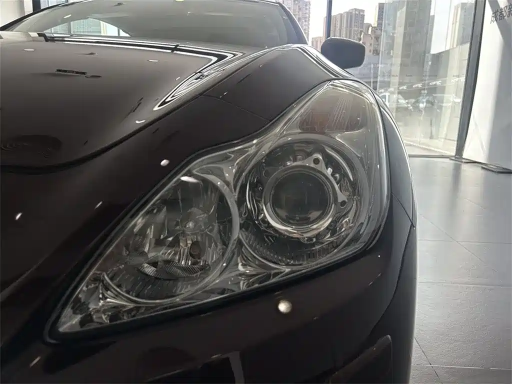 Infiniti G Series 2011 2010 G37 Hardtop Convertible Rosewood Edition