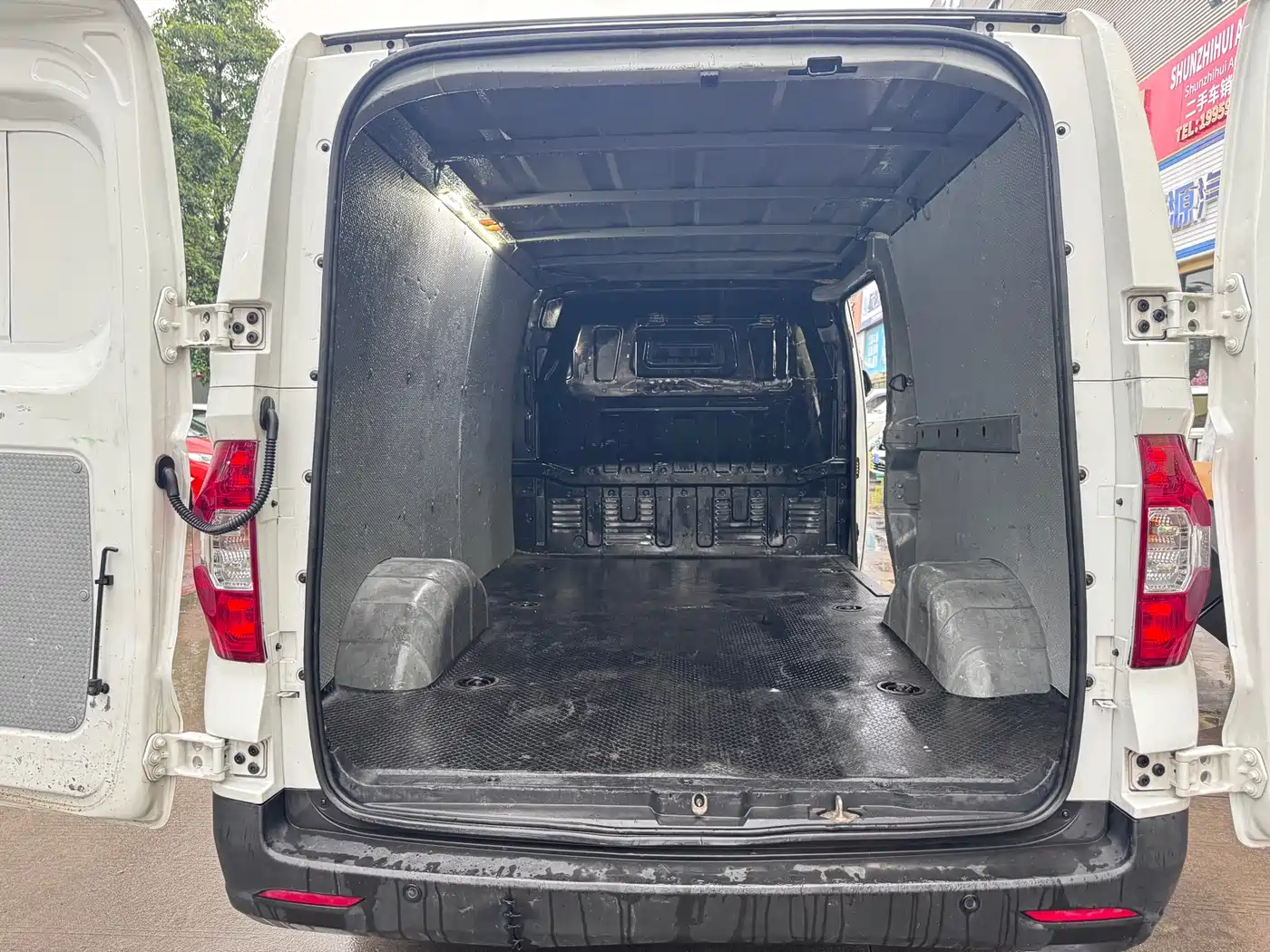 SAIC Maxus Maxus EV30 2023 Pure Electric Intelligent Logistics Expert Long Wheelbase CATL фото 9