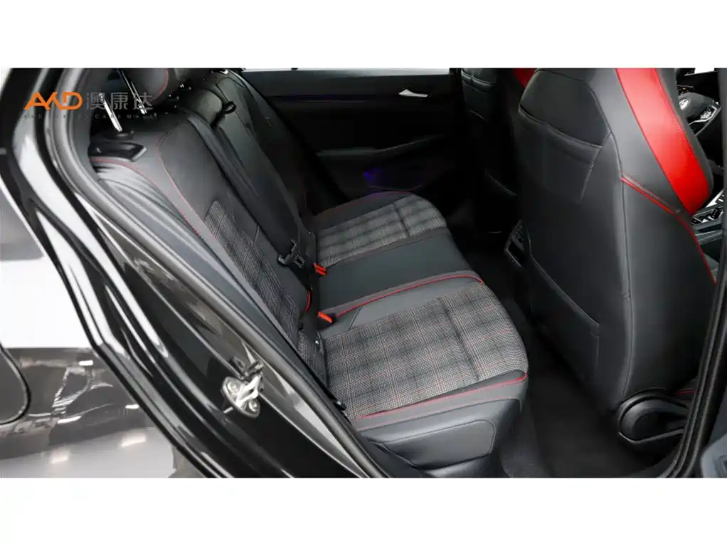 Volkswagen Golf GTI 2023 380TSI DSG GTI фото 8