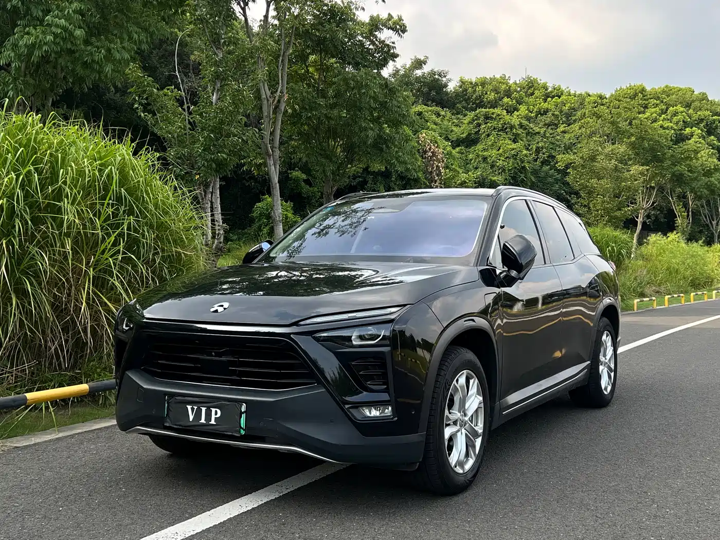 NIO ES8 2018 2018 355KM Base Model 7-Seater Version