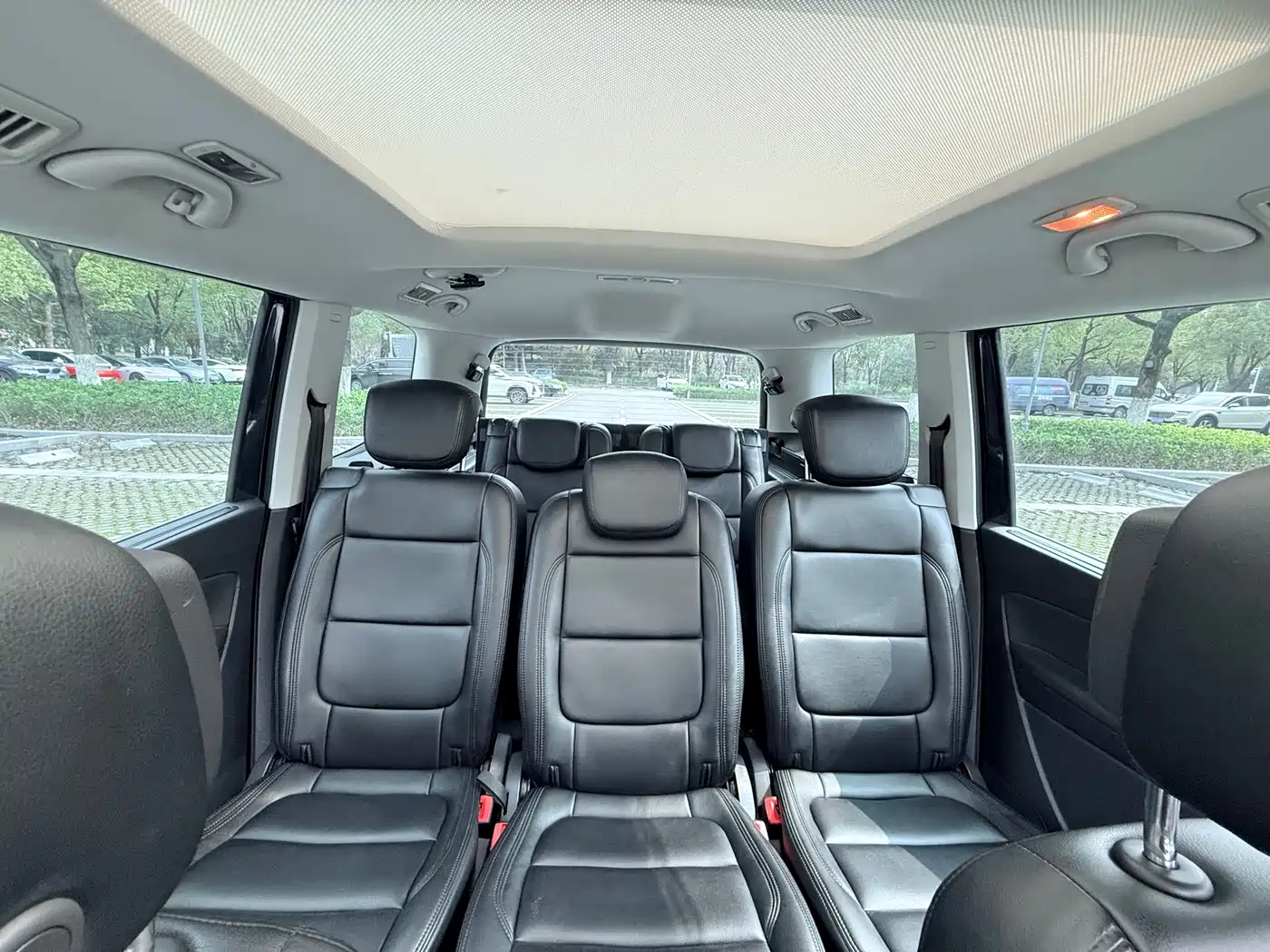 Volkswagen Sharan 2016 380TSI Comfort 7-seater фото 9