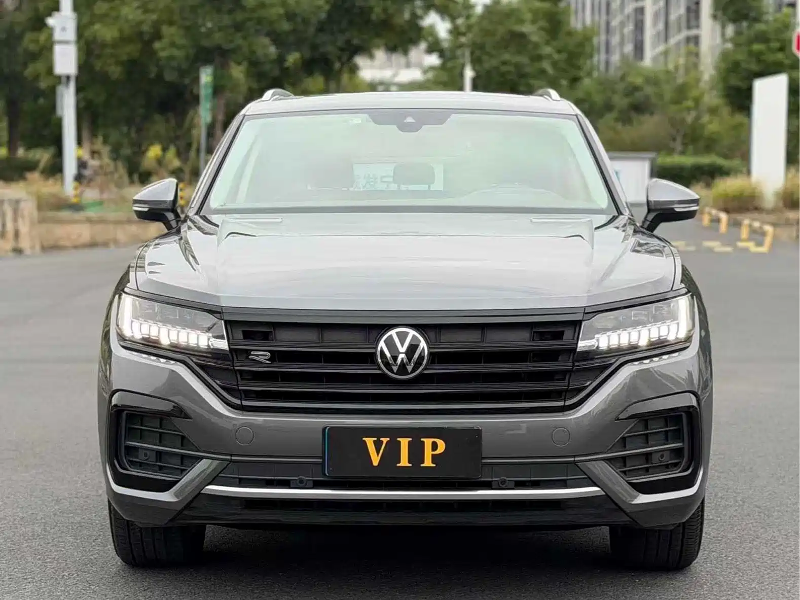 Фото 2 - Volkswagen Touareg
