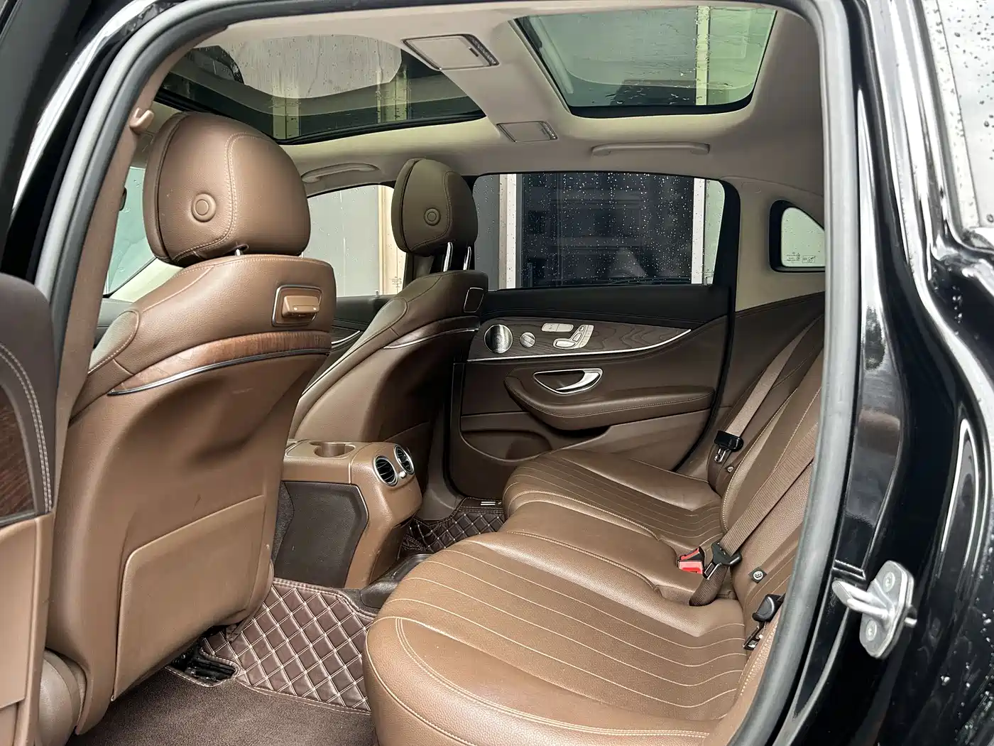 Mercedes-Benz E-Class 2020 E 300 L Luxury Model фото 8