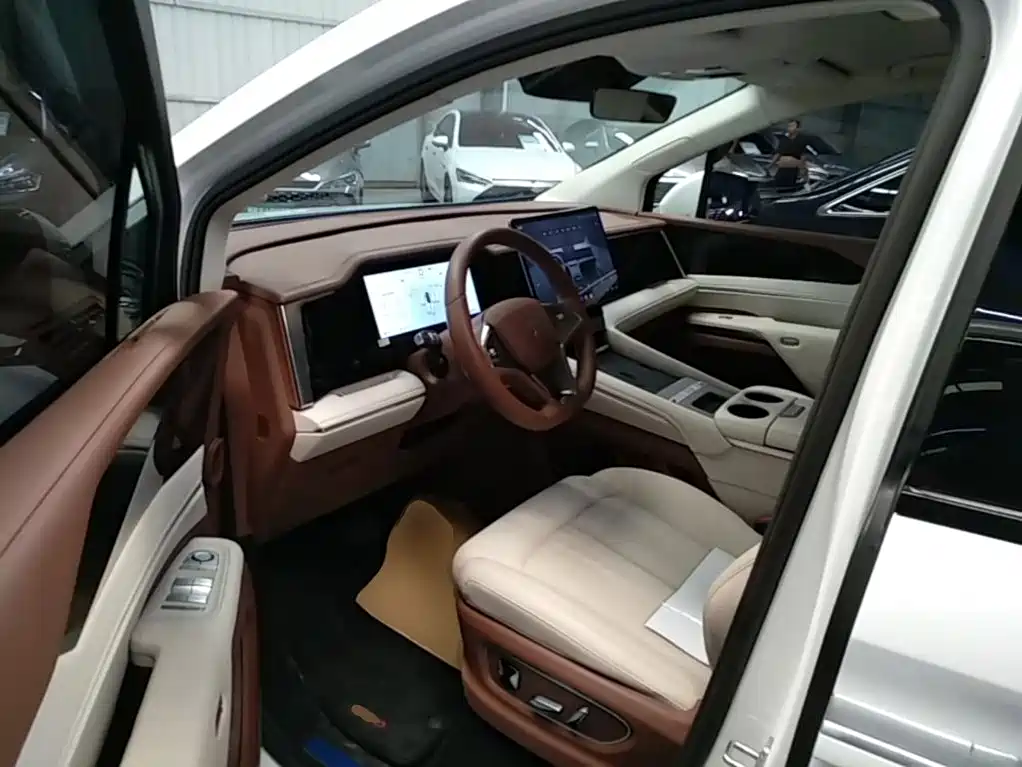 BYD Xia 2025 2025 DM-i 1.5T 180km Surpass Edition