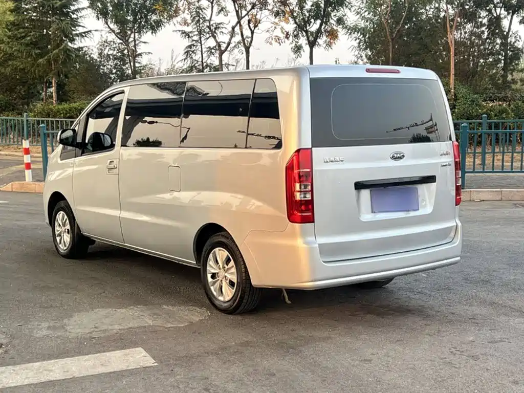 Photo 10 - JAC Refine M3