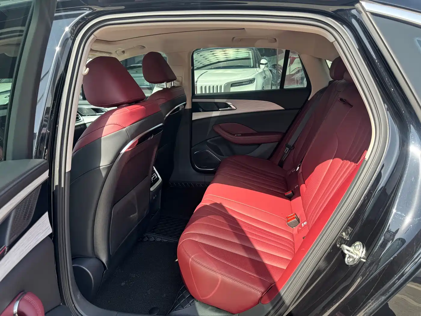 Hongqi H5 PHEV 2025 170 Super Hybrid Edition фото 9